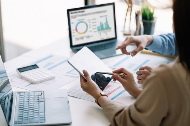 Comparing the benefits of QuickBooks Desktop vs. QuickBooks Online