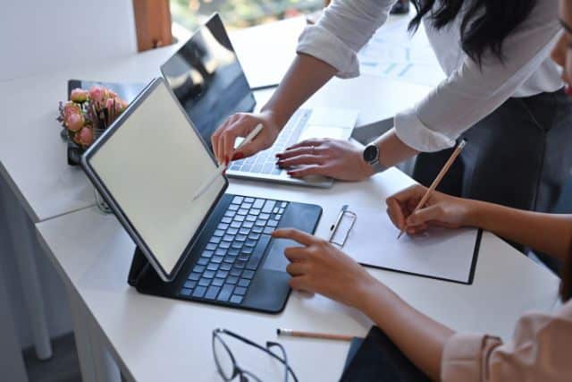 5 Signs Why You Need a Commercial Property Management Solution